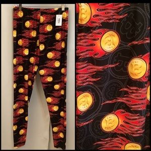 Leggings Women’s  Size Regular and Curvy Bitcoin Pattern
